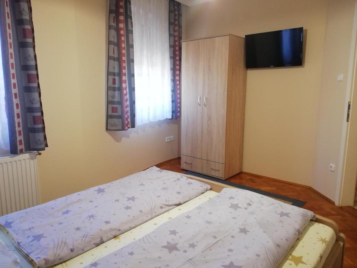 Imola És Andrea Apartmanház Hajduszoboszlo Exterior foto