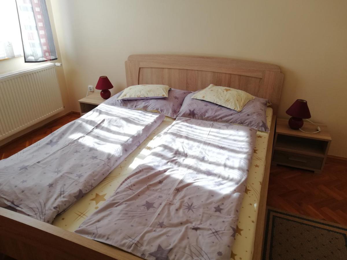 Imola És Andrea Apartmanház Hajduszoboszlo Exterior foto