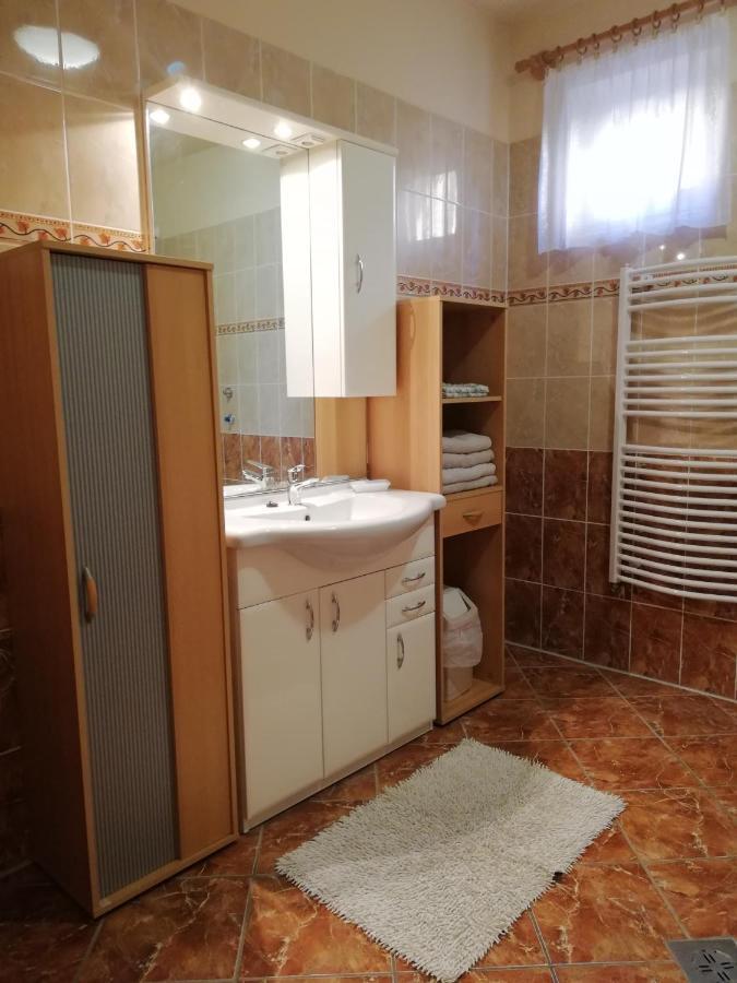 Imola És Andrea Apartmanház Hajduszoboszlo Exterior foto