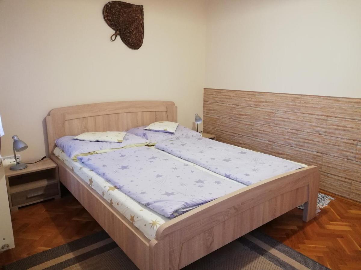 Imola És Andrea Apartmanház Hajduszoboszlo Exterior foto
