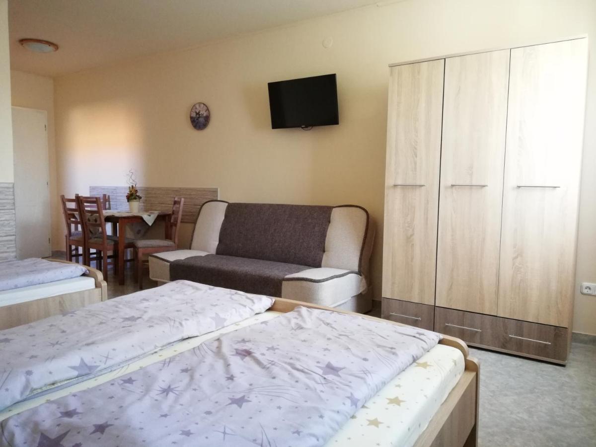 Imola És Andrea Apartmanház Hajduszoboszlo Exterior foto