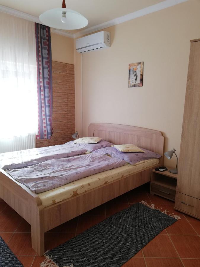 Imola És Andrea Apartmanház Hajduszoboszlo Exterior foto