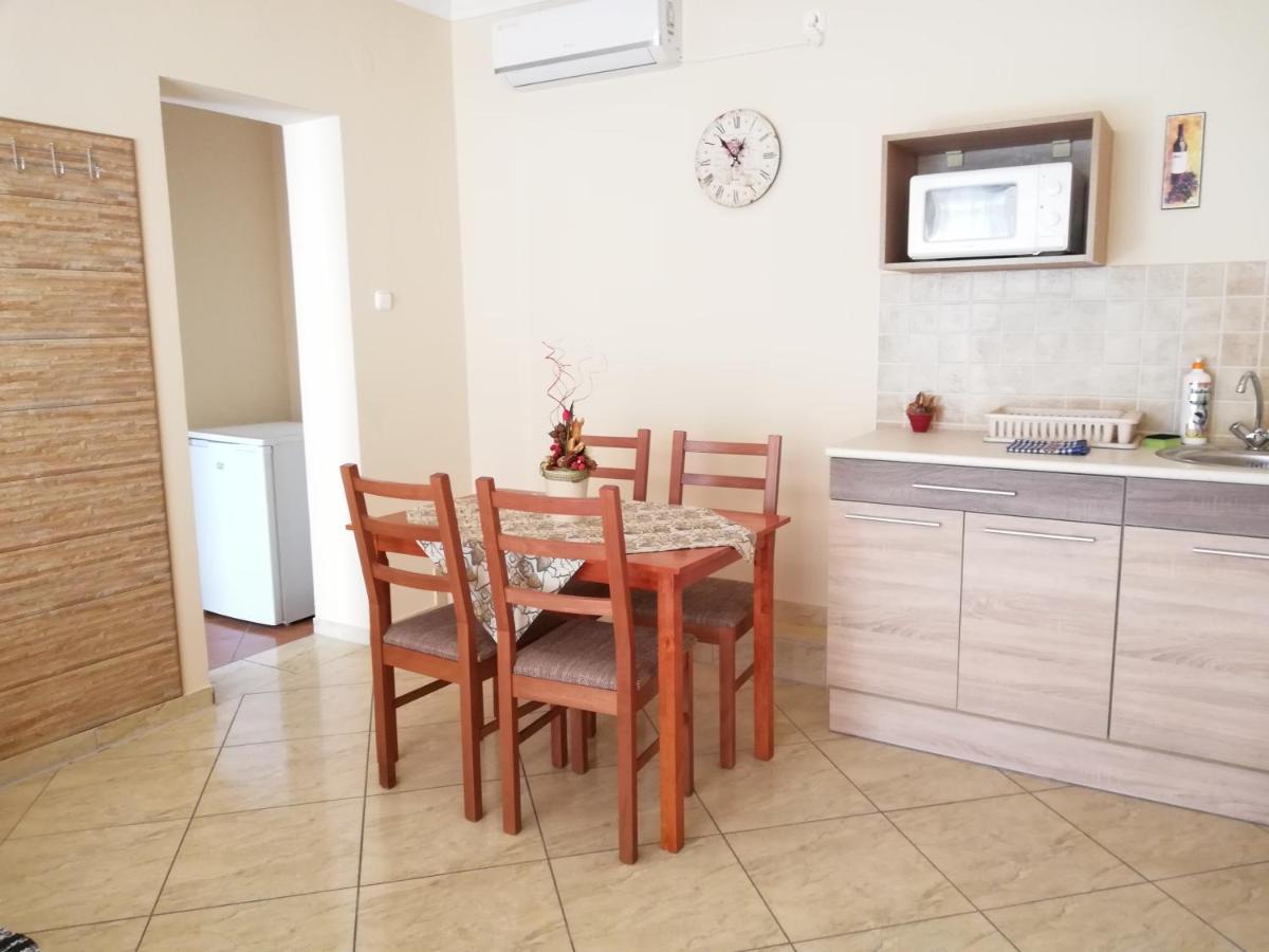 Imola És Andrea Apartmanház Hajduszoboszlo Exterior foto