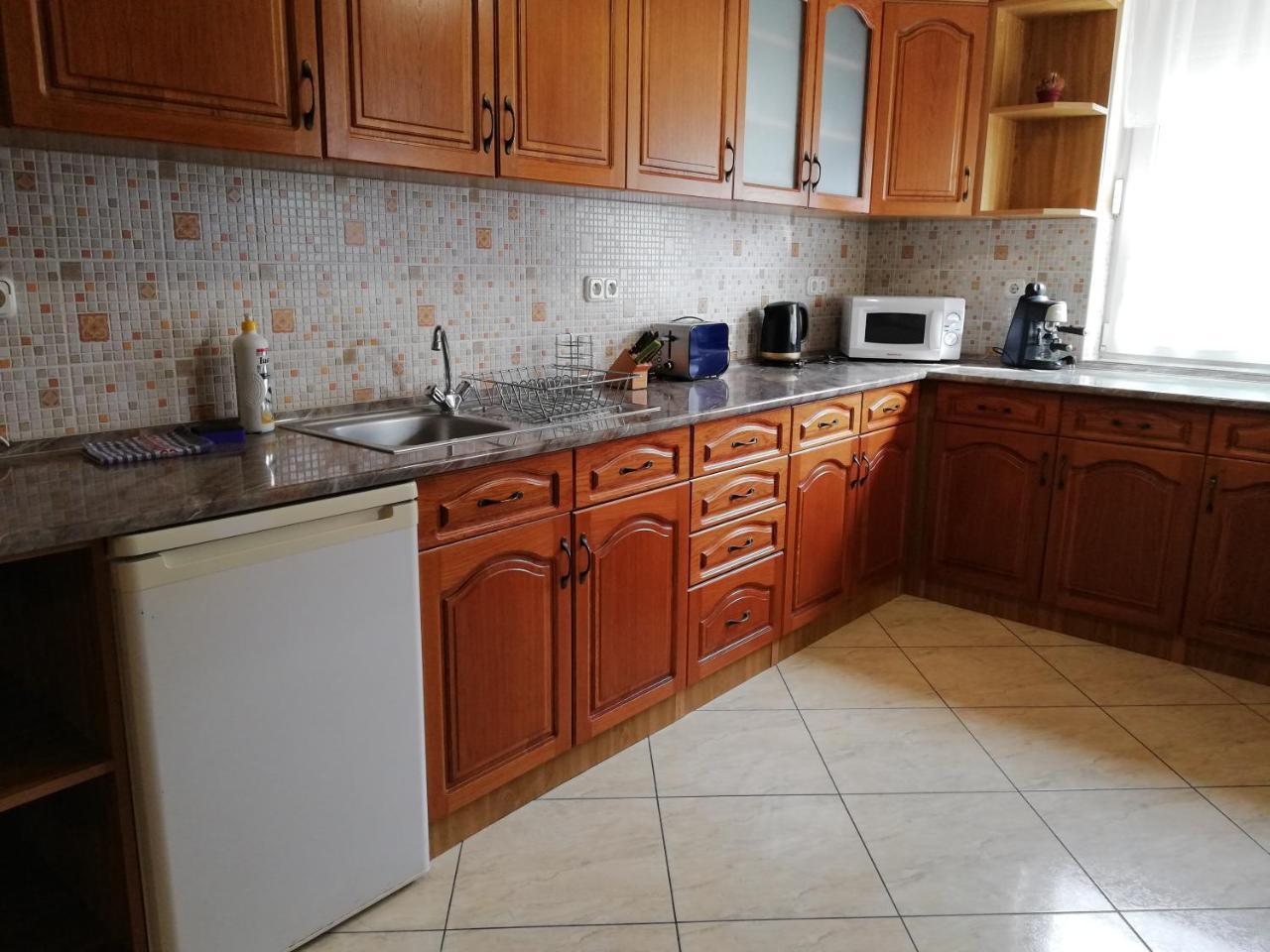 Imola És Andrea Apartmanház Hajduszoboszlo Exterior foto
