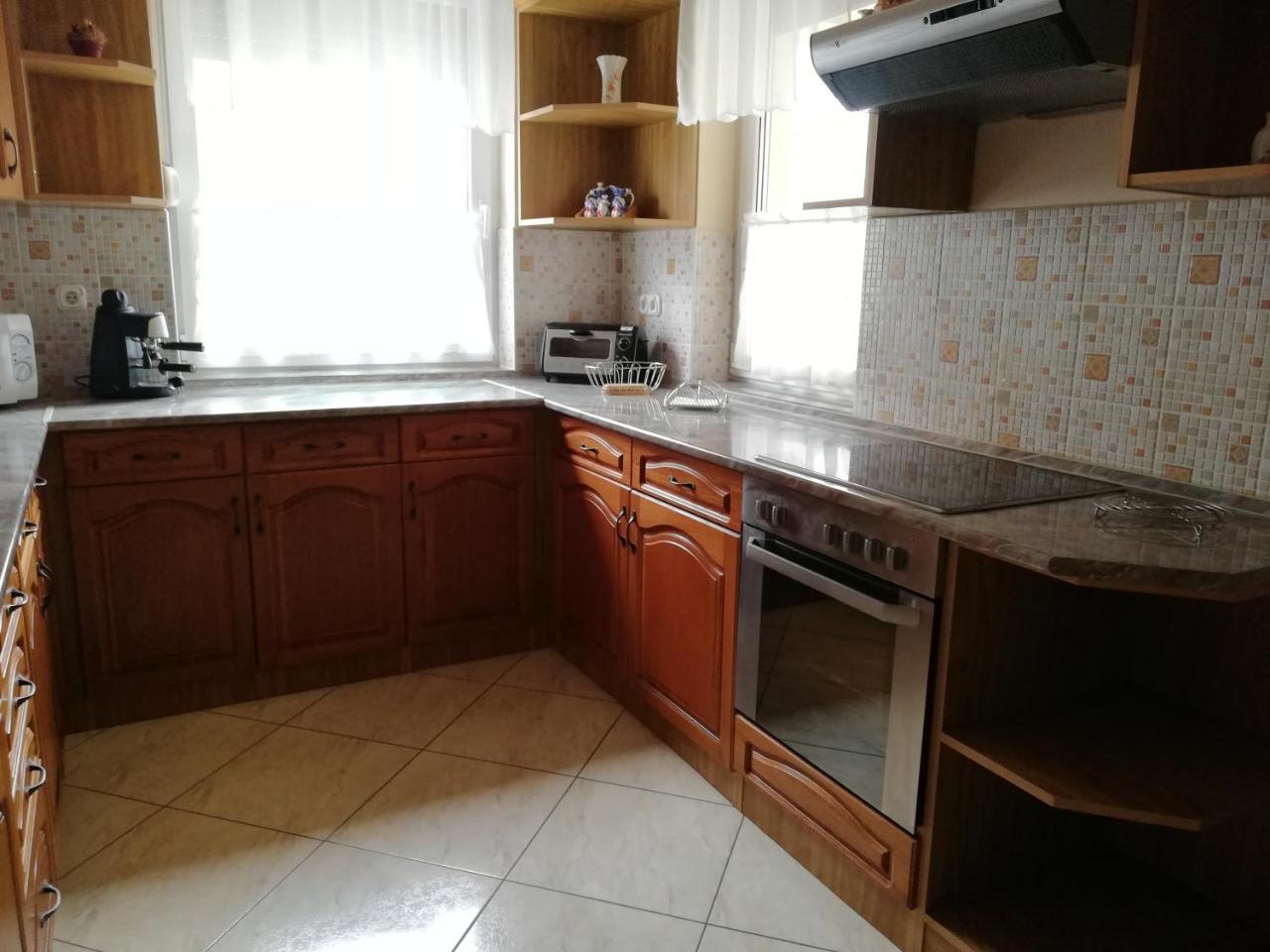 Imola És Andrea Apartmanház Hajduszoboszlo Exterior foto
